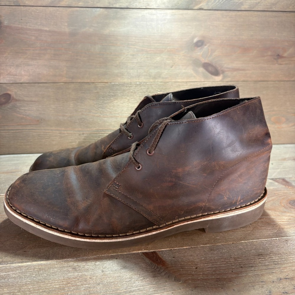 Clarks Desert Mens size 11.5 shoes Brown Beeswax Leather Cap Toe Chukka boots